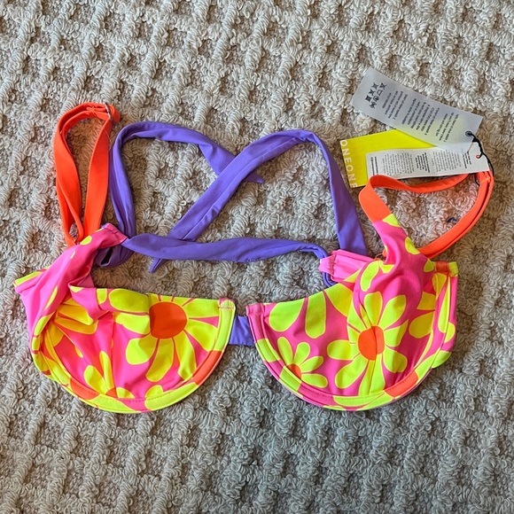 NWT OneOne Swim Daisy Grace Top Large - Picture 4 of 7